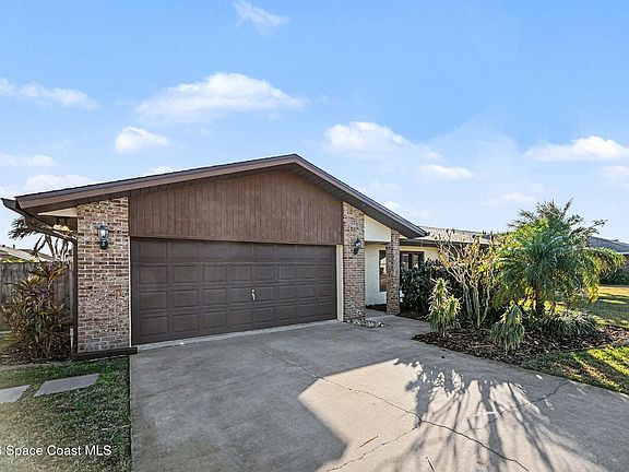 4th image of 2001 Thistle Dr