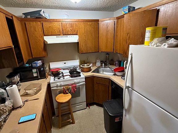2nd image of 2 Liberty Ct Unit 2