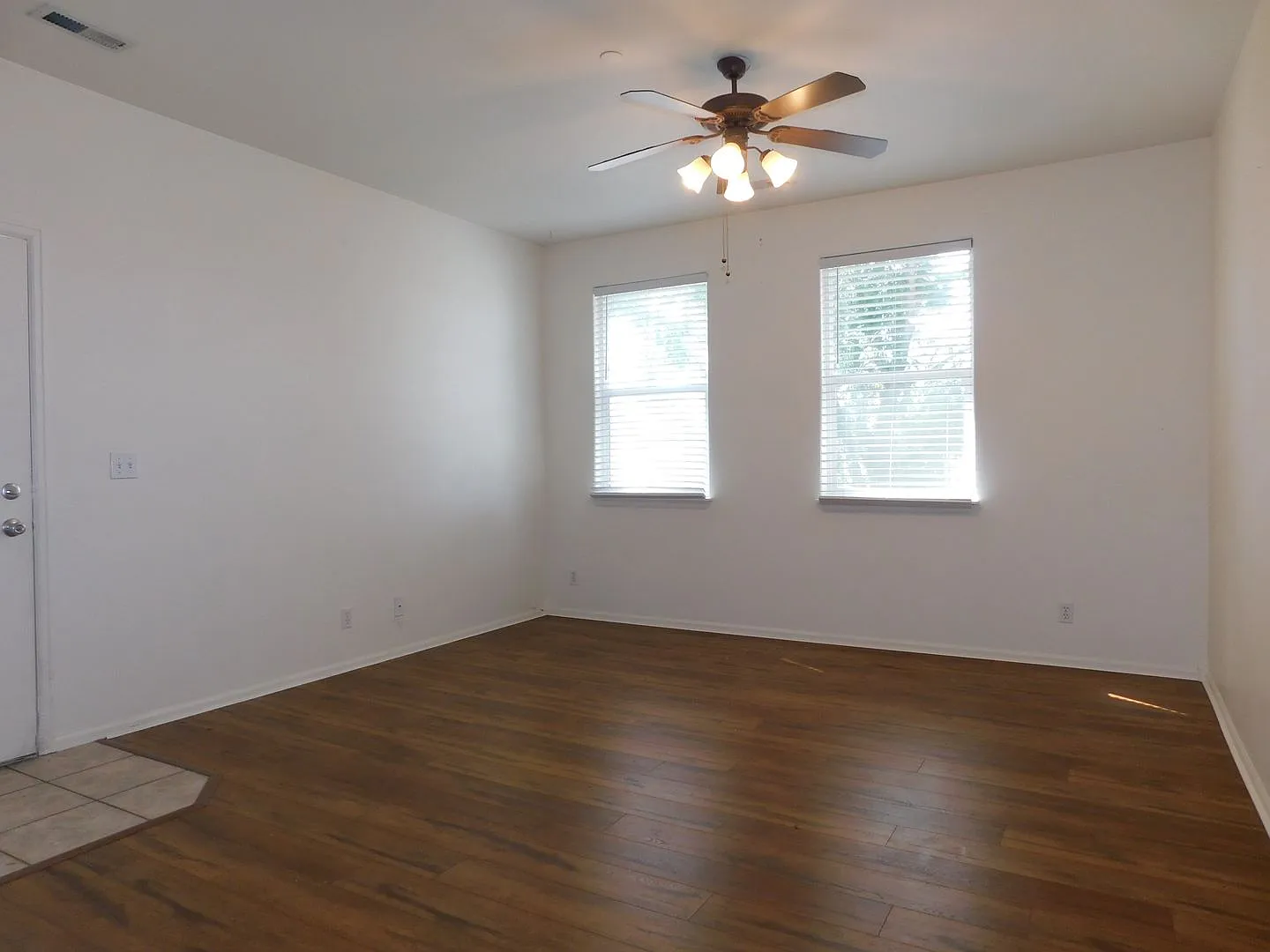 2485 Fountainhead Blvd — Photo 4