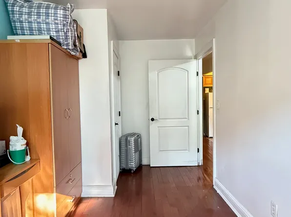 101-18 39th Avenue image 3 of 12