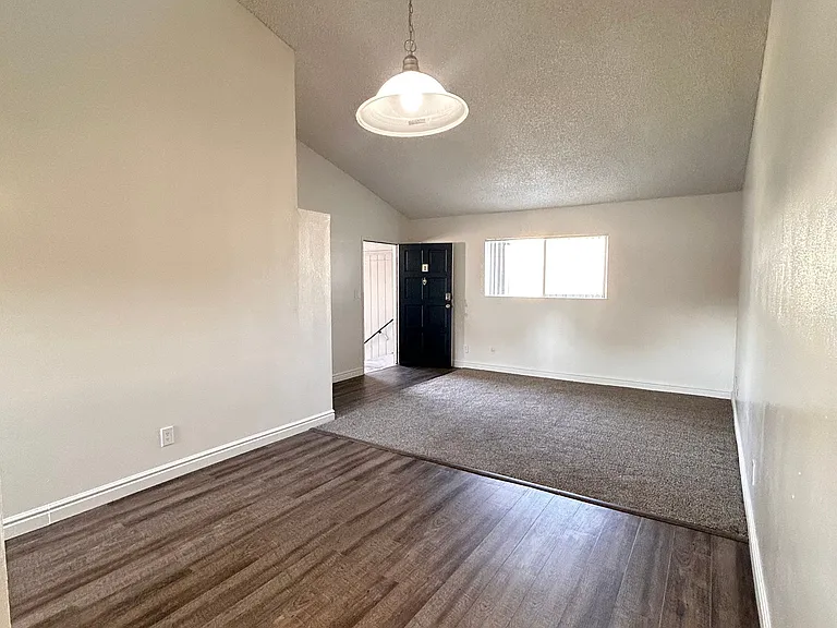 WIllowbrook Apartments — Photo 33