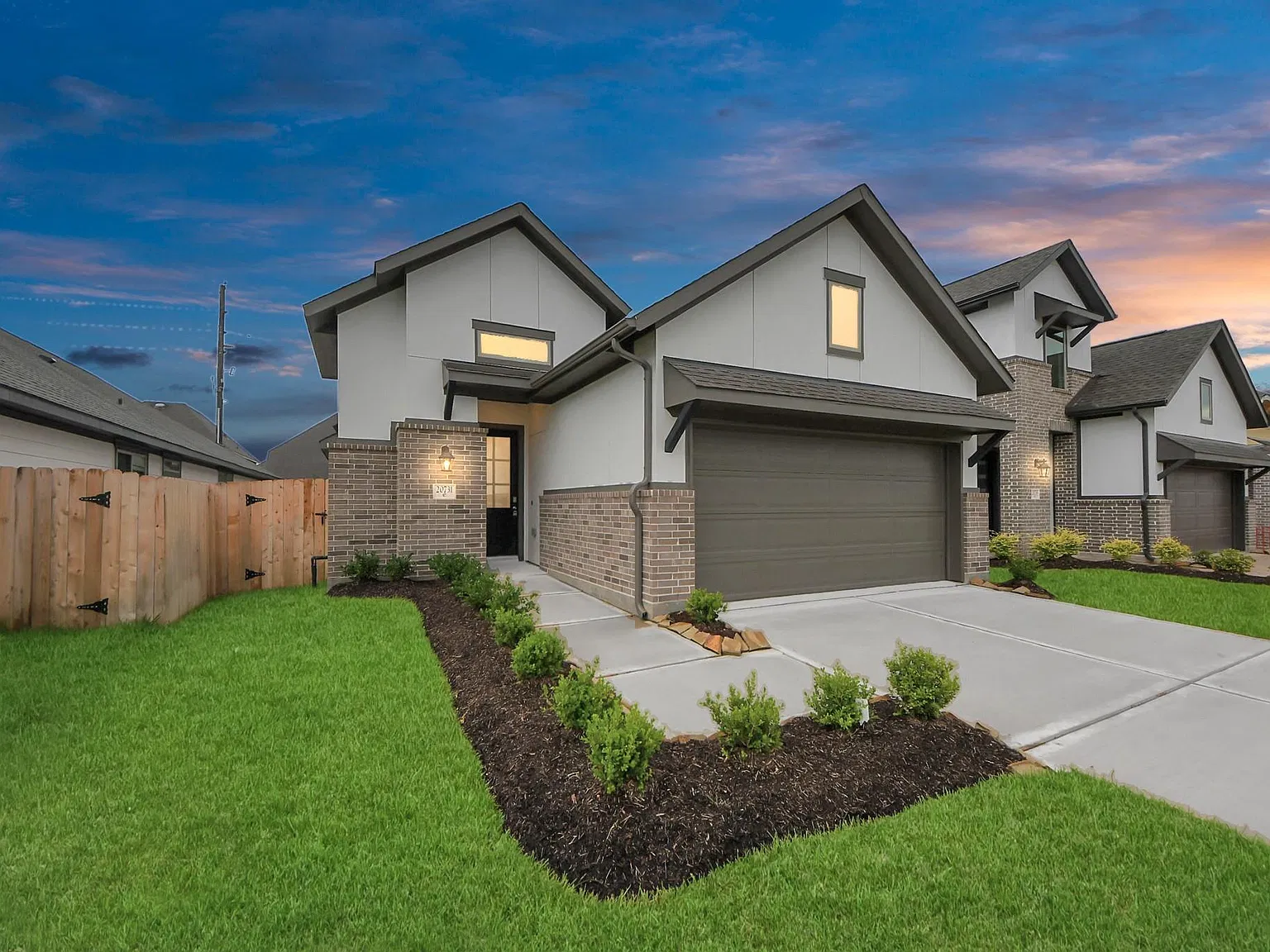3 bed, 2.0 bath, 1869 sqft, $2,450 — Photo 1