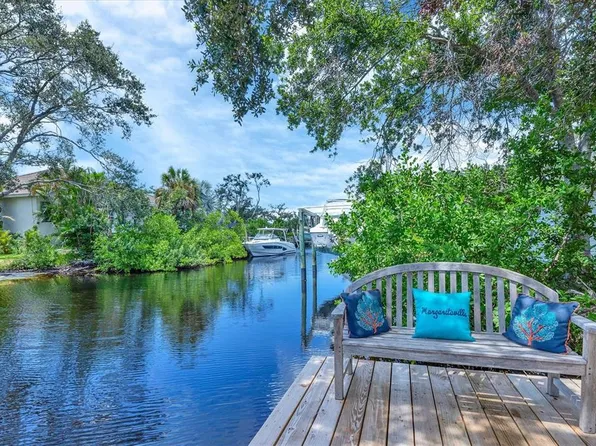 501 Dona Dr, Nokomis, FL 34275