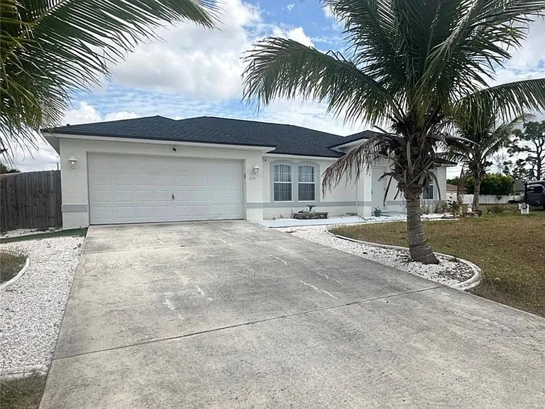 2115 NW 19th Ave — Photo 3