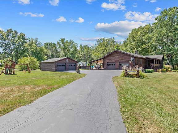 3rd image of 1460 Bellows Rd