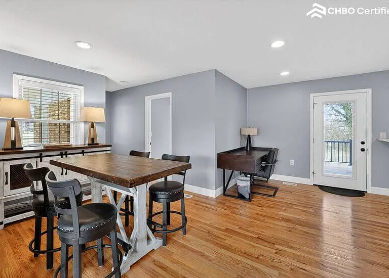 2136 Collins St — Photo 19