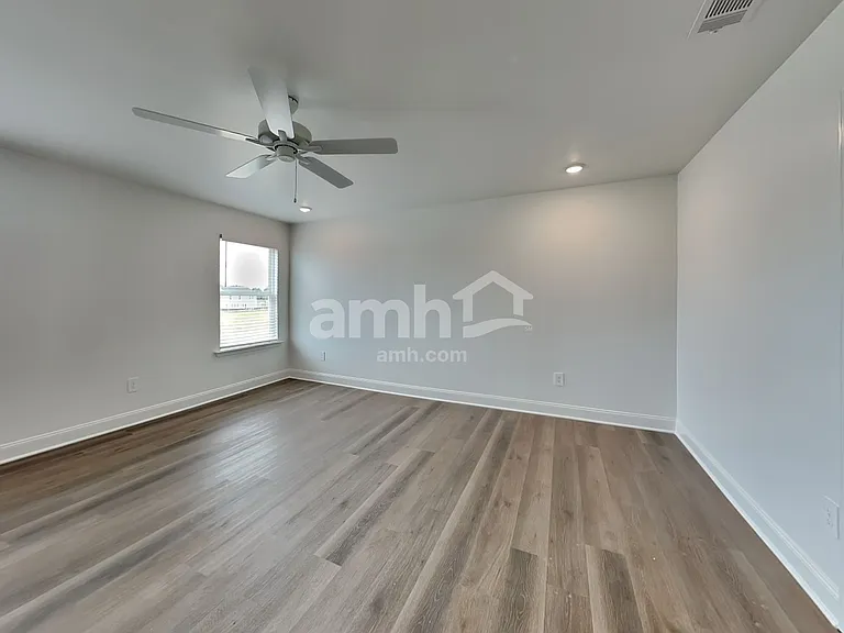 330 Golucke Way — Photo 10