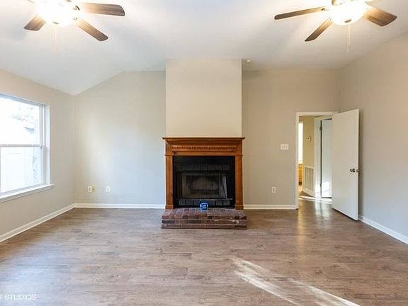 5th image of 712 Willow Oak Ln
