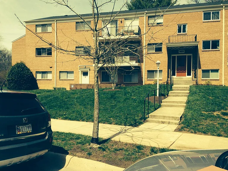 10620 Weymouth St #101 — Photo 24