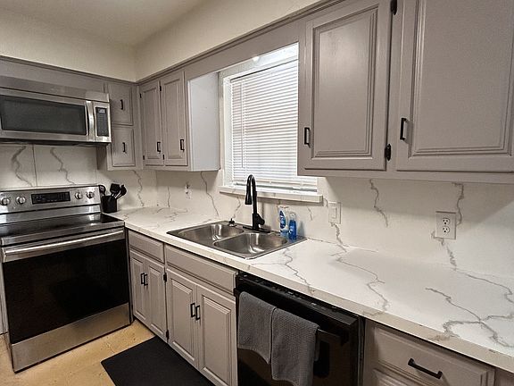 4th image of 202 N Graves St #202