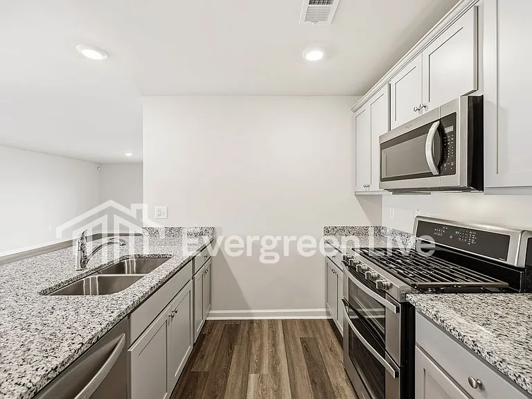 2276 Courtina Way — Photo 4