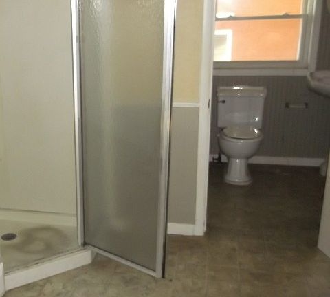 5th image of 2606 Marshall St