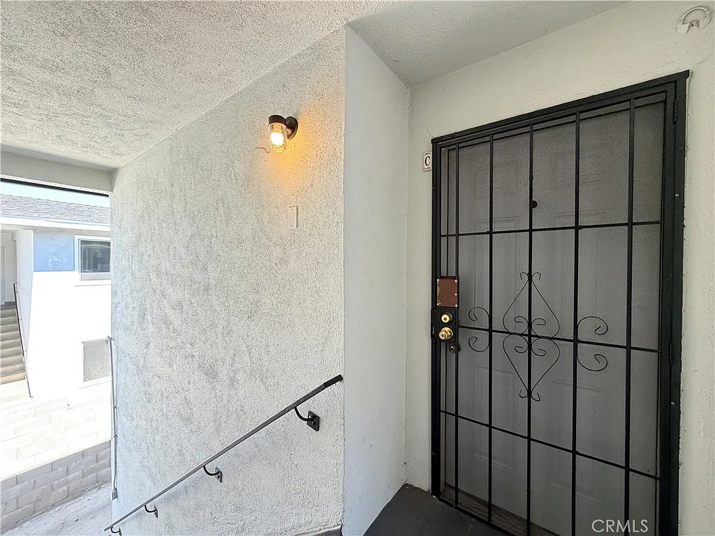 2 bed, 950 sqft, $2,195 — Photo 2