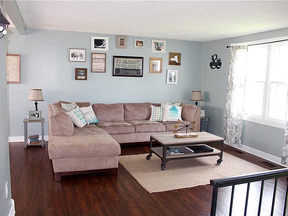 2nd image of 365 Laurie Ln