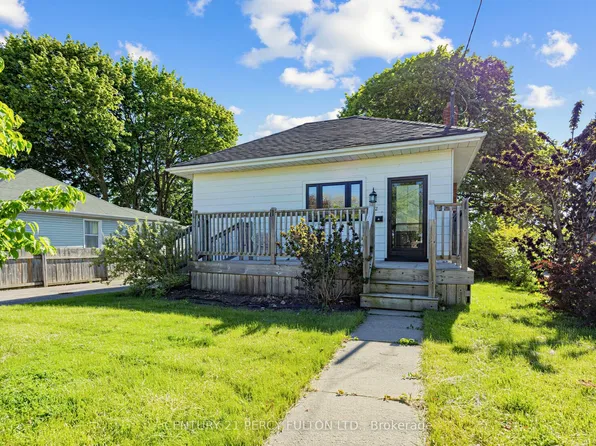 22 Westmount St, Oshawa, ON L1J 4W9