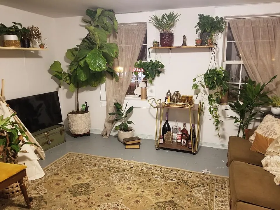 17 E Main St #105