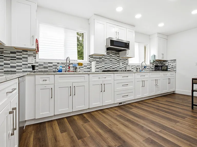 2429 Claver Rd — Photo 9