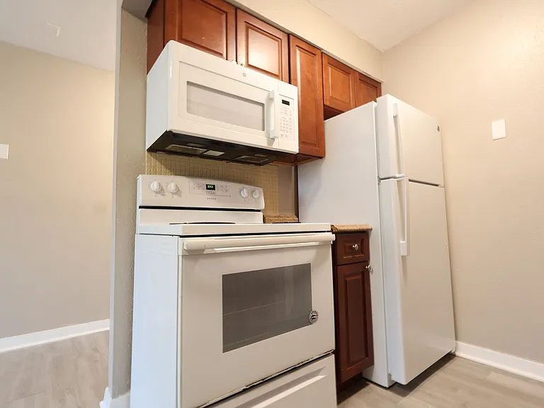 3021 Pestalozzi St #105 — Photo 6