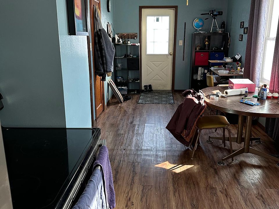 2nd image of 127 W Winter Ave
