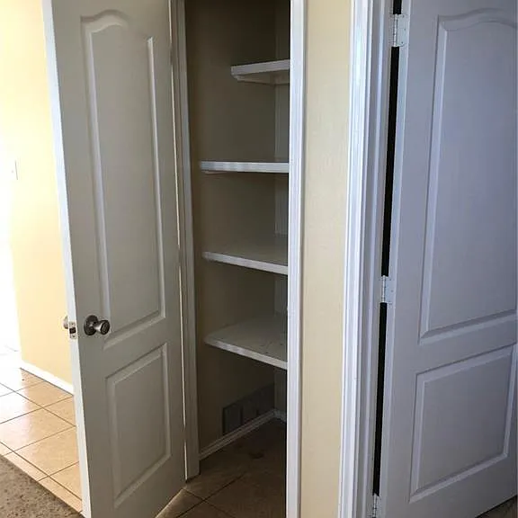 904 S Palm Dr #4 — Photo 5