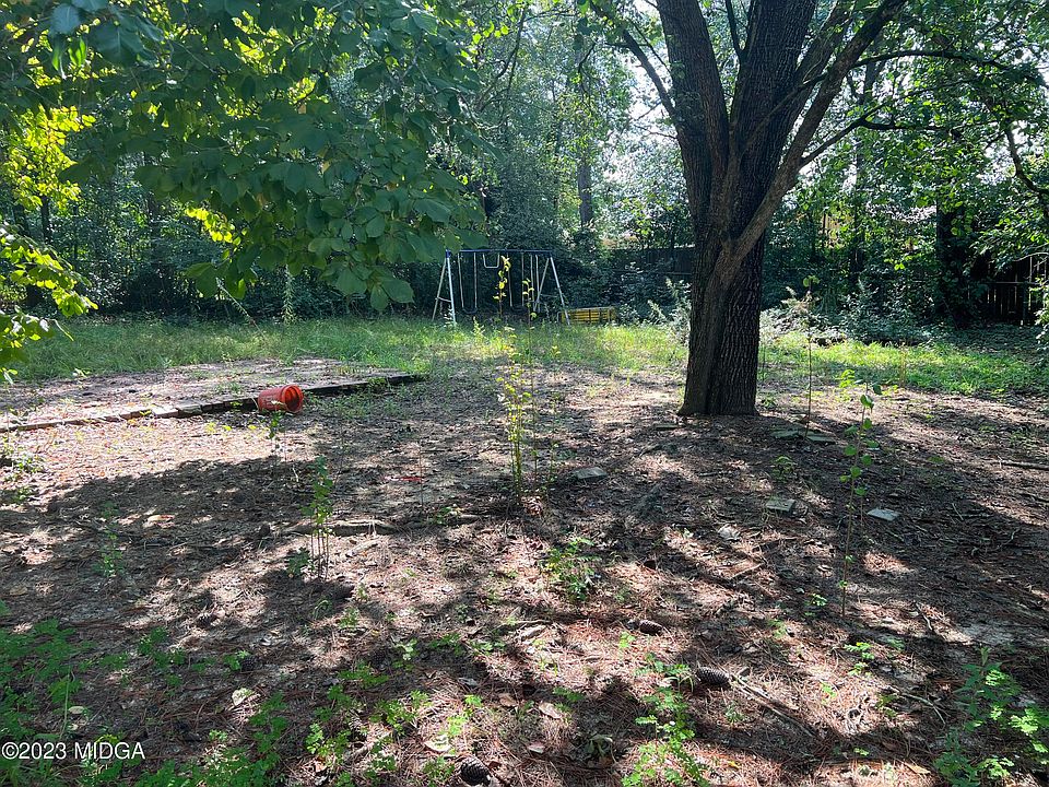 2nd image of 2552 Chelsea Dr