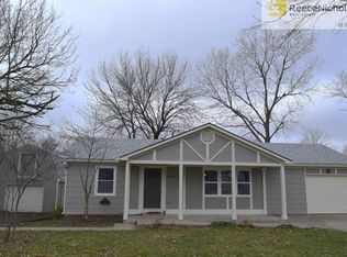 505 N Madison St, Spring Hill, KS 66083