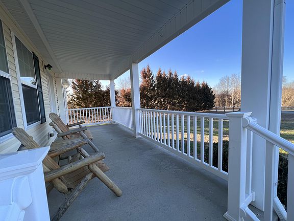 4th image of 79 Moore Rd