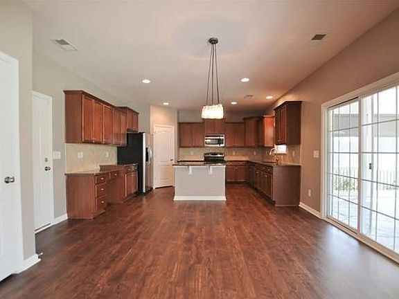 2nd image of 1012 McLaren Dr