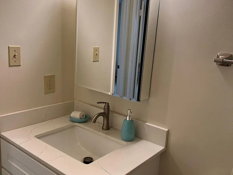 5900 Jefferson Ave — Photo 22