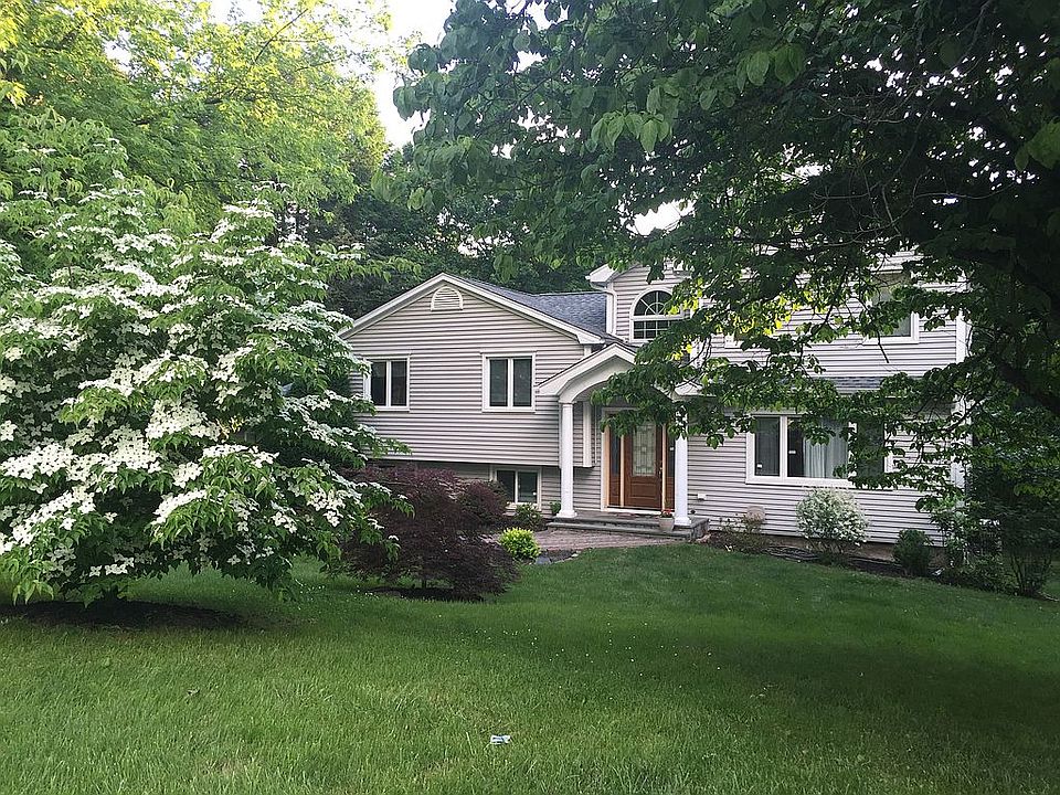 2nd image of 2469 Pine Grove Ct