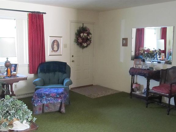 5th image of 20889 Louise Ln