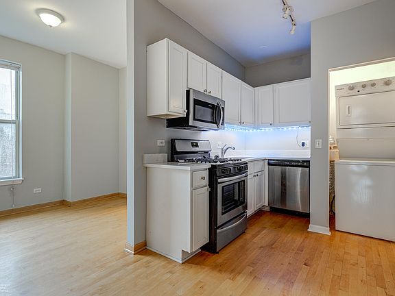 2nd image of 602 S Western Ave APT 3SF