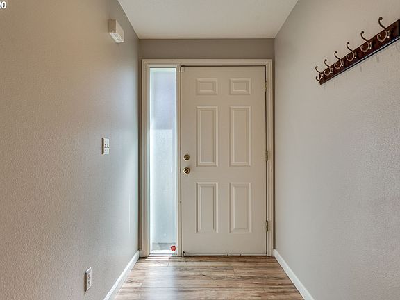 5th image of 11709 NE 32nd St