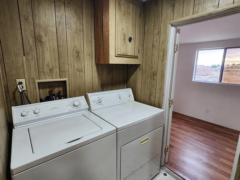 1111 W Hardy Ln #B — Photo 12