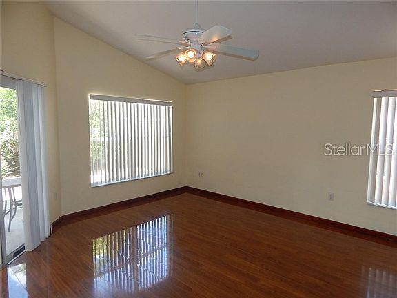4th image of 1824 Colonial Woods Blvd