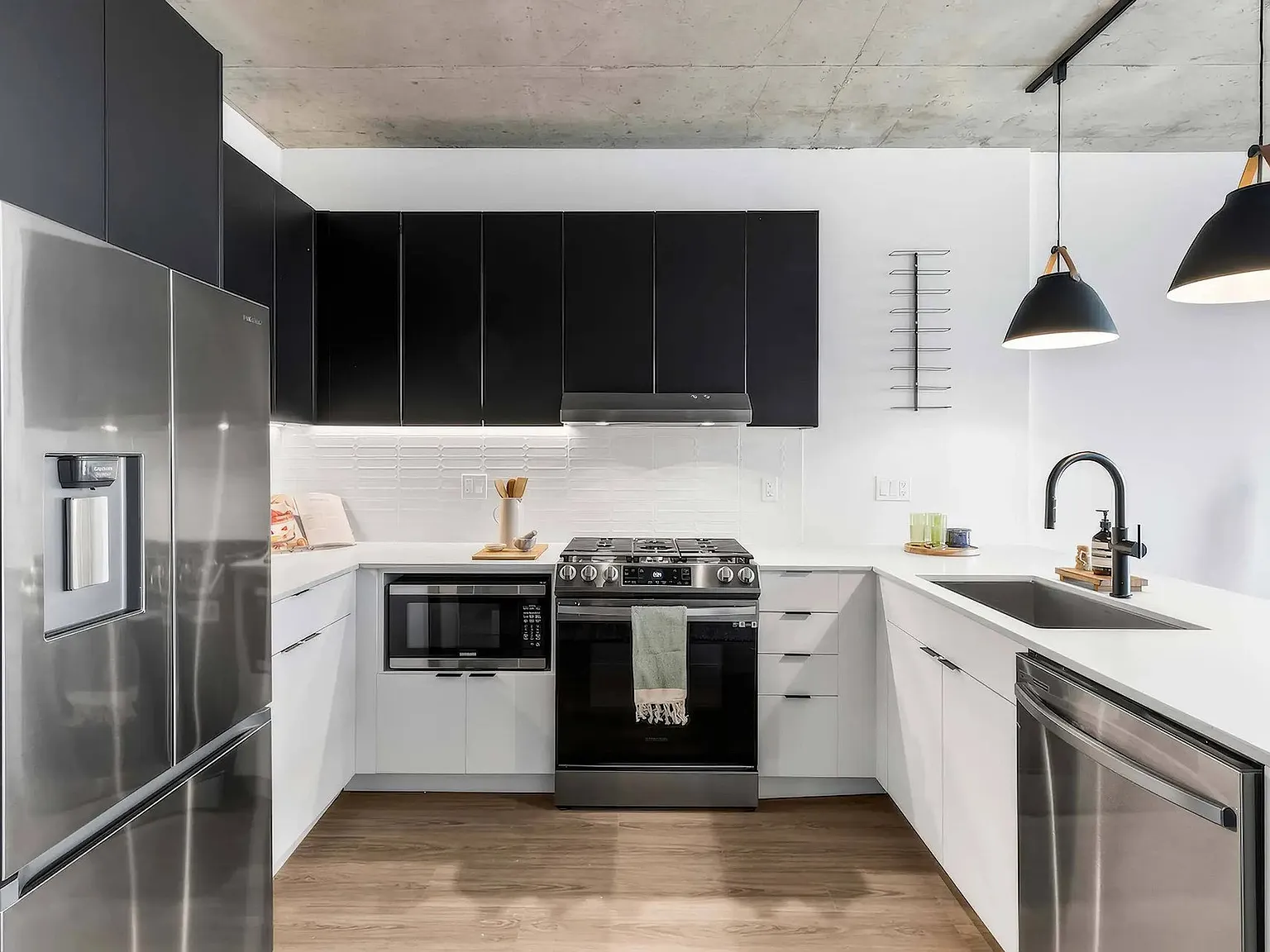 Gorgeous West Loop 1 Bedroom - Fulton Market — Photo 3