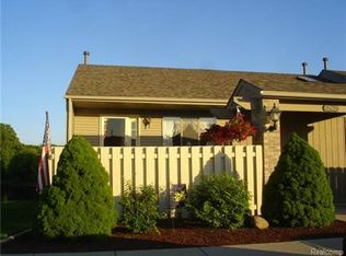62511 Raleigh Ct UNIT 1, South Lyon, MI 48178