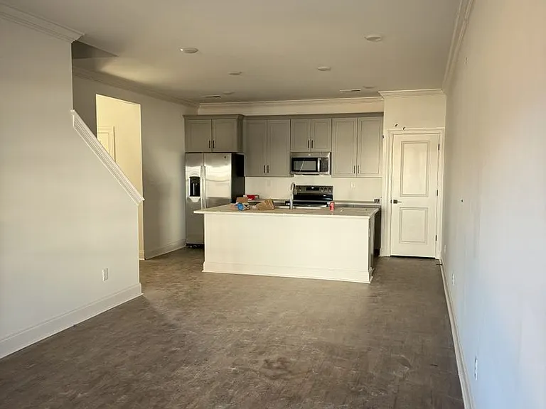 655 Cottage Grove Cir — Photo 5