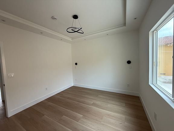4th image of 612 1/2 Sylvan St S