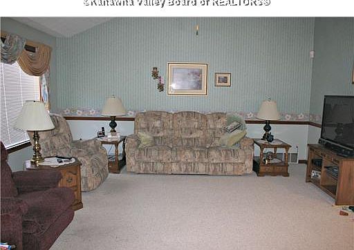 4th image of 52 Shannon Dr