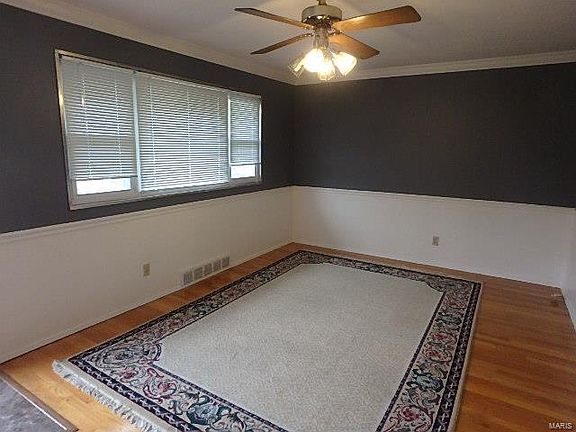 3rd image of 1705 Marshall Ct