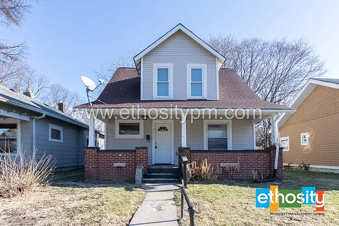 4061 Boulevard Pl photo 1