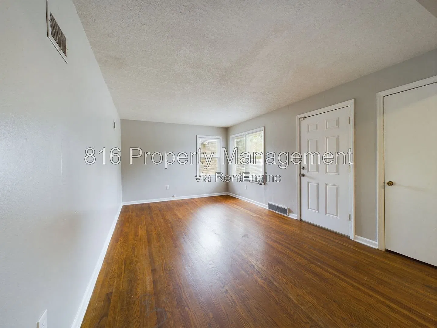 1 bed, 1.0 bath, 450 sqft, $950 — Photo 3
