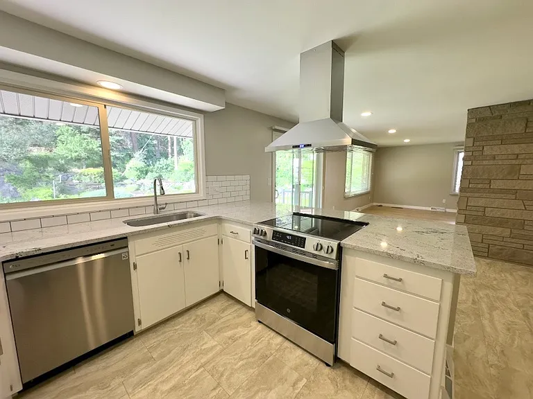 2840 W Weile Ave — Photo 17