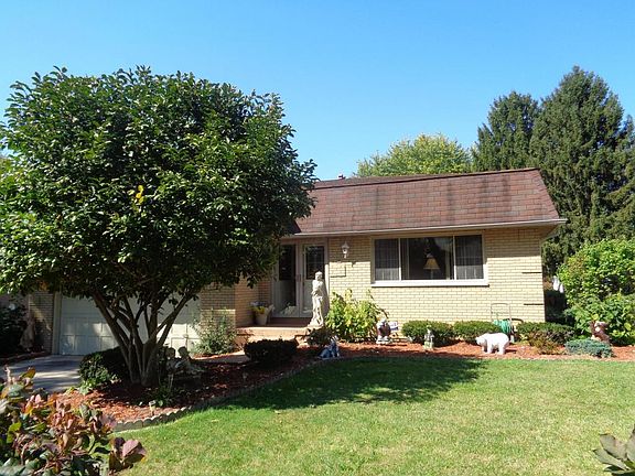2nd image of 1361 Knollwood Dr E