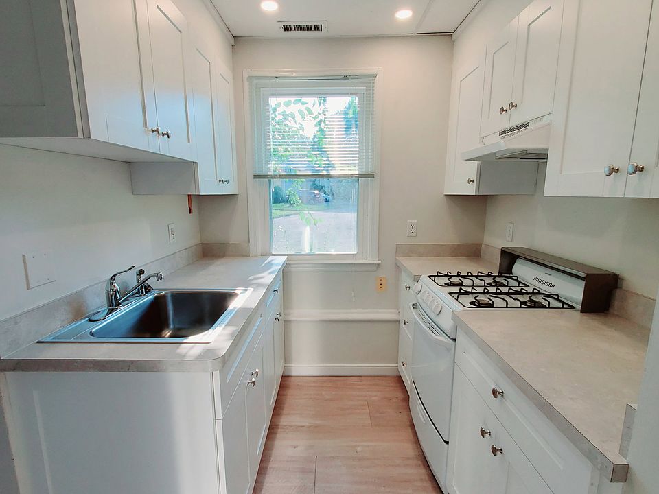 1st image of 28 Parker Ave APT 1
