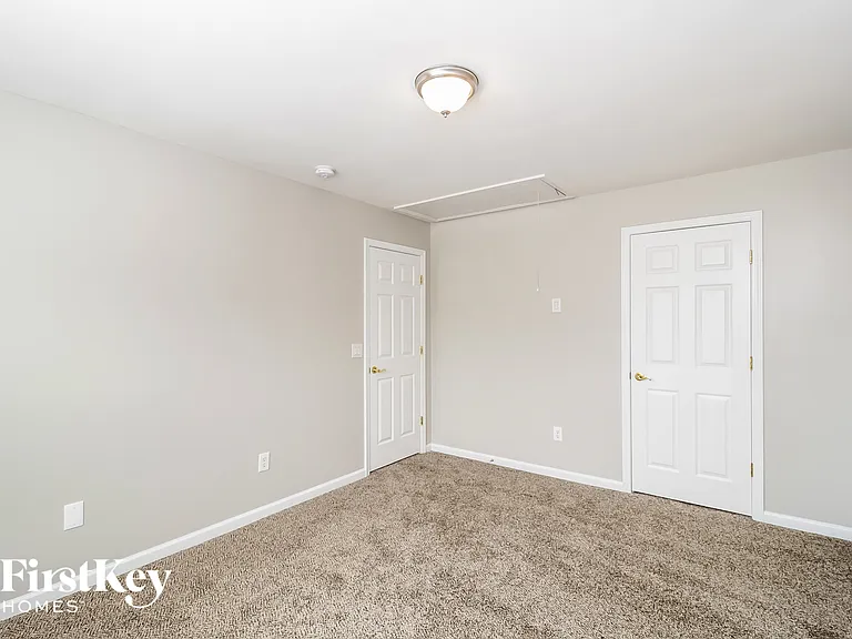 7660 Forest Glen Way — Photo 12