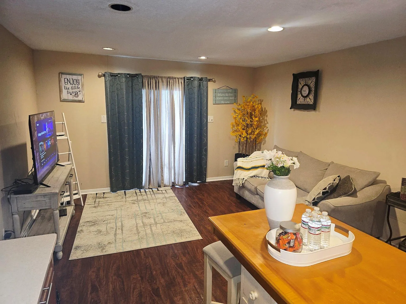 1 bed, 1.0 bath, 588 sqft, $2,000 — Photo 4