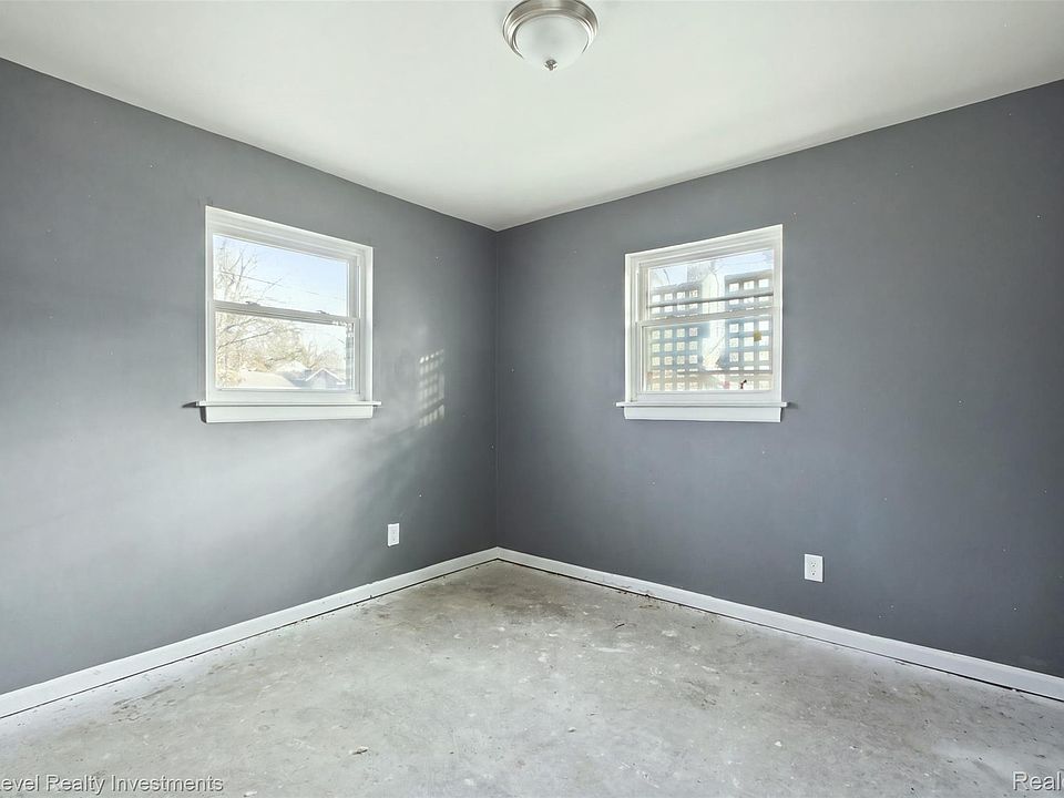 20400 Indiana St, photo 8