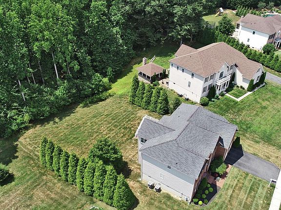3rd image of 2233 Greencedar Dr